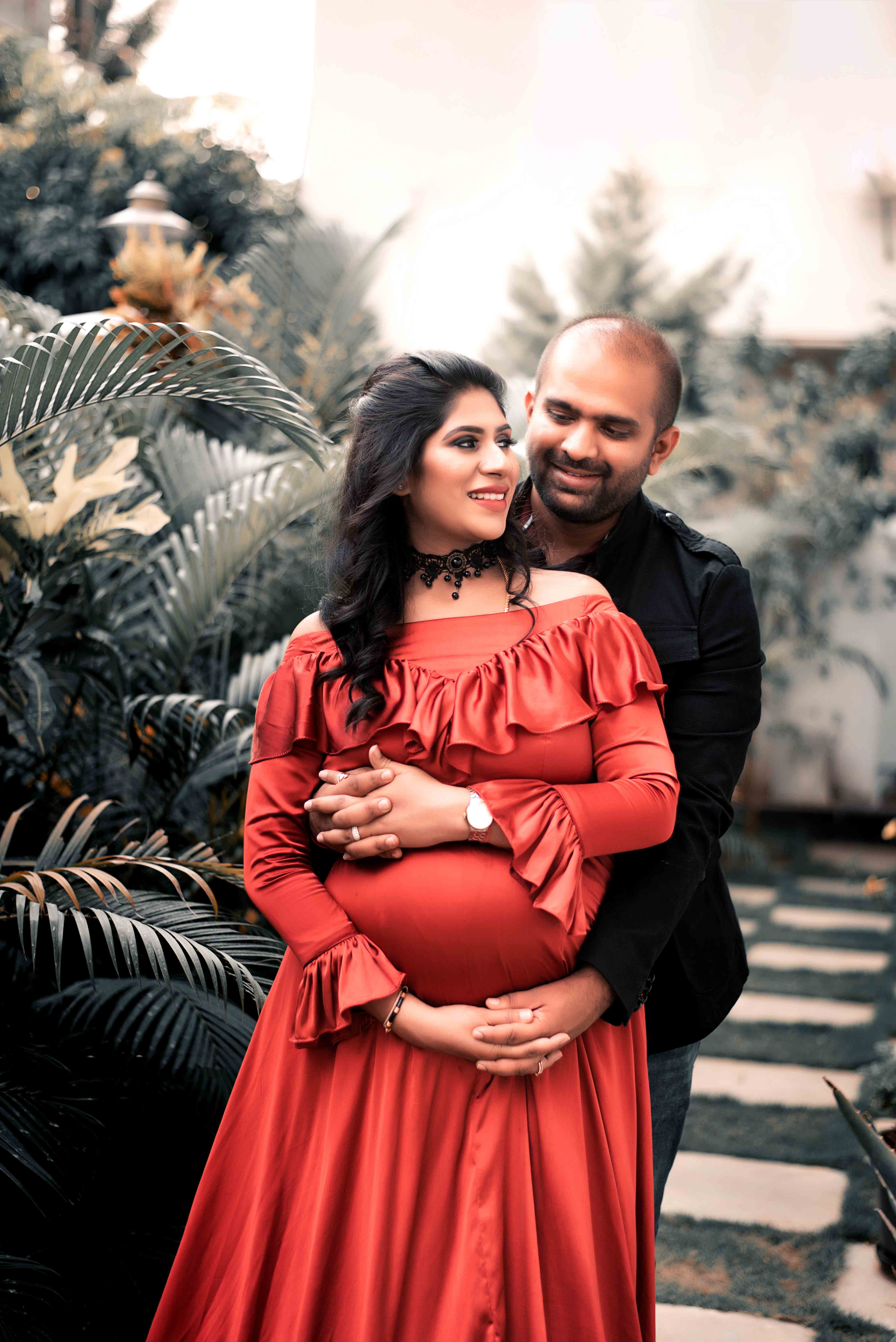 professional maternity photoshoot.